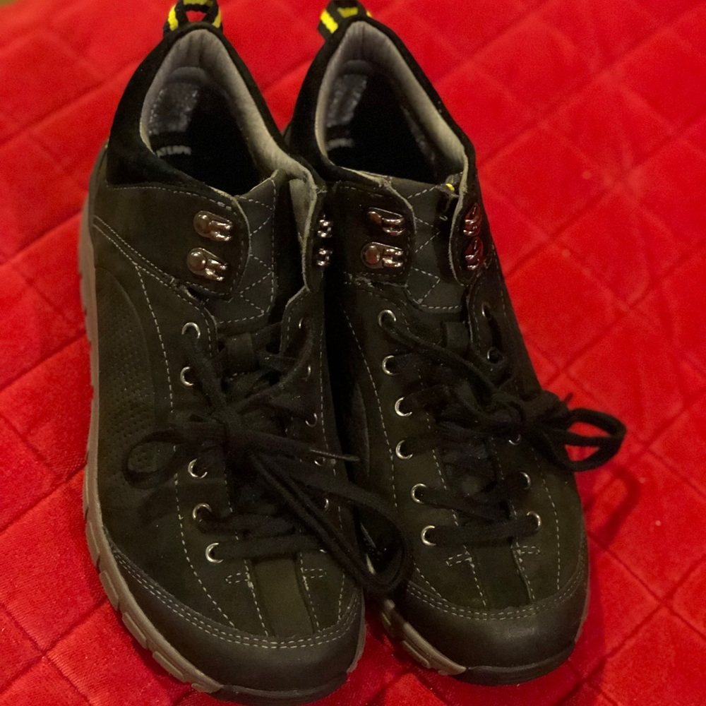 Clarks Women’s Wave Ankle Hiker Boot Leather, Sz 8